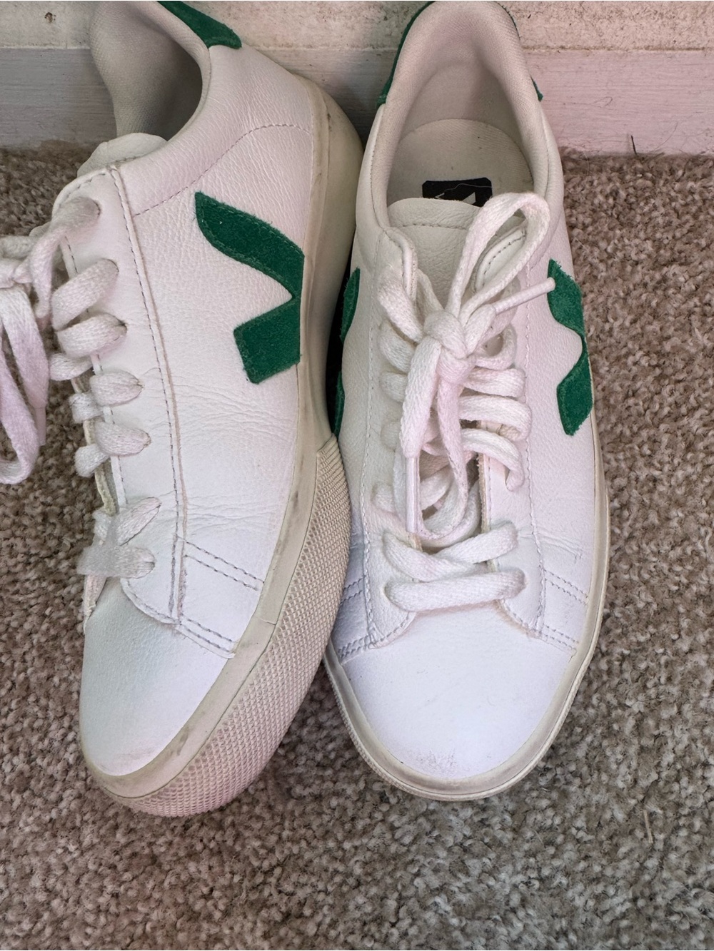 Veja White Low-Top Sneakers with Green Heel Tab